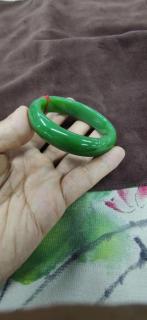 和田玉 珠宝 收藏 手镯才是女神的名片,为粉丝精挑一支碧玉手镯,颜色