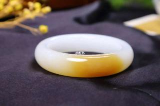收藏品和田玉羊脂级糖白玉玉镯55口径