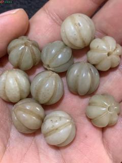 清代和田玉瓜棱珠子10颗