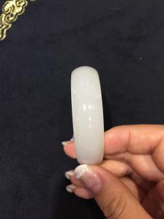 哪位大师懂玉的给看看哪个好,前3个是翡翠的,后面的两个是和田玉的谢